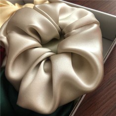 Girl Hair Scrunchy